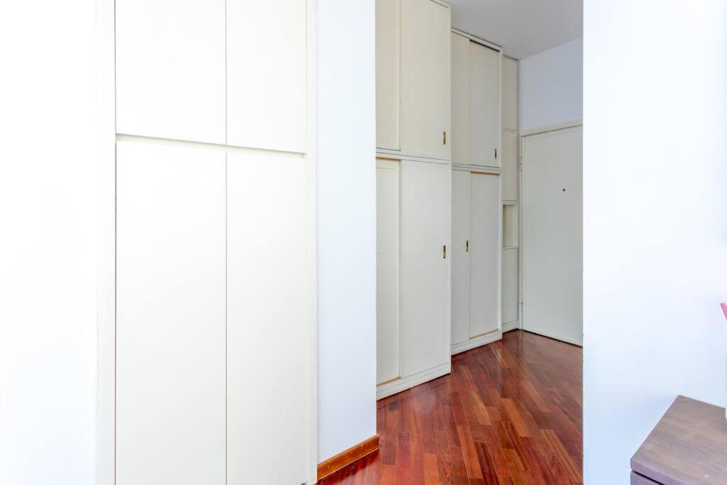 Duomo 10 Min Luxury • Terrazzo • Wi-Fi • Netflix Appartement Milaan Buitenkant foto