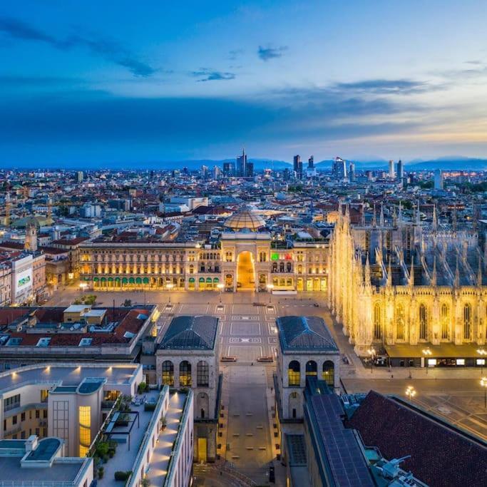 Duomo 10 Min Luxury • Terrazzo • Wi-Fi • Netflix Appartement Milaan Buitenkant foto